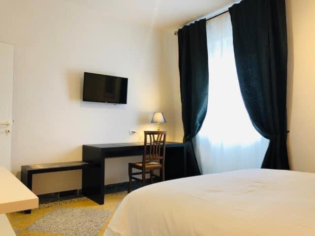 Lole Apartment - Ancona Bagian luar foto